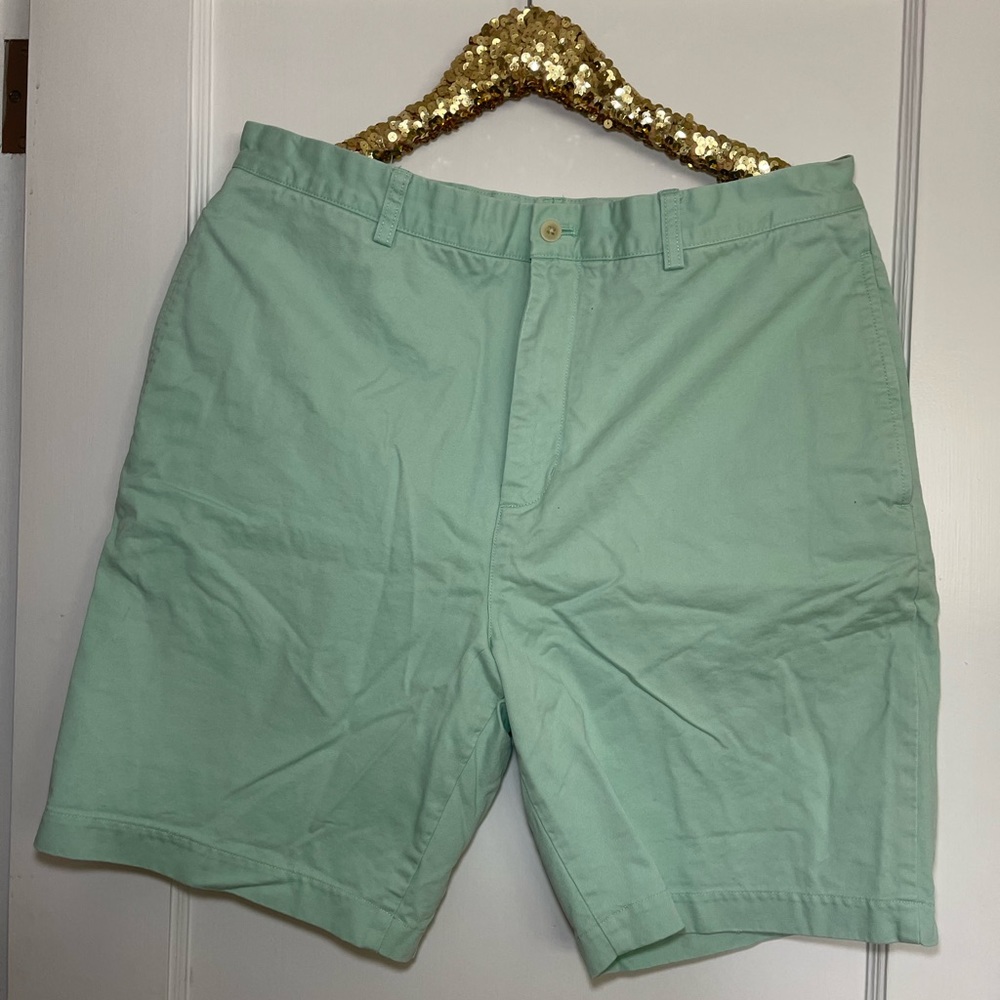 Vineyard Vines Mint green short 35x30
